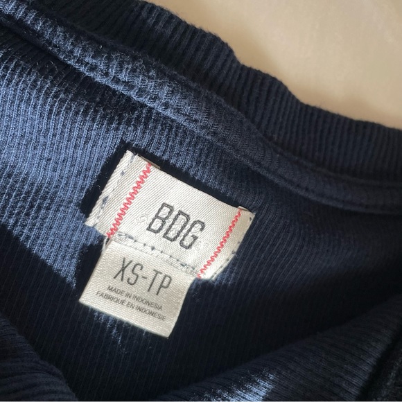 UO BDG Harvey Henley Tee - Picture 3 of 4